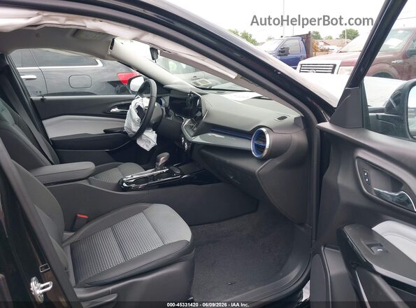 KL77LHEP4SC086406 2025 CHEVROLET TRAX Черный Вид салона спереди