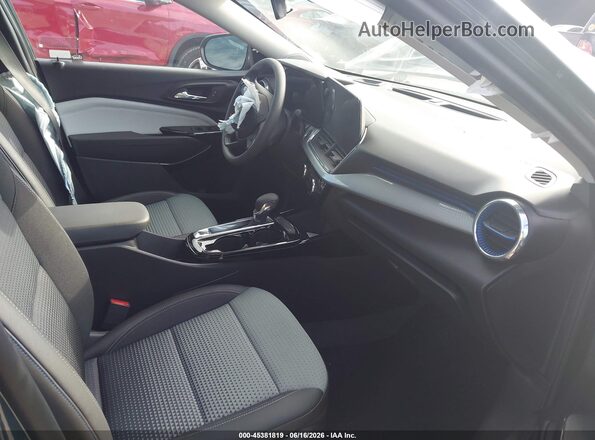 KL77LHEP4TC058235 2026 CHEVROLET TRAX Green Front interior view