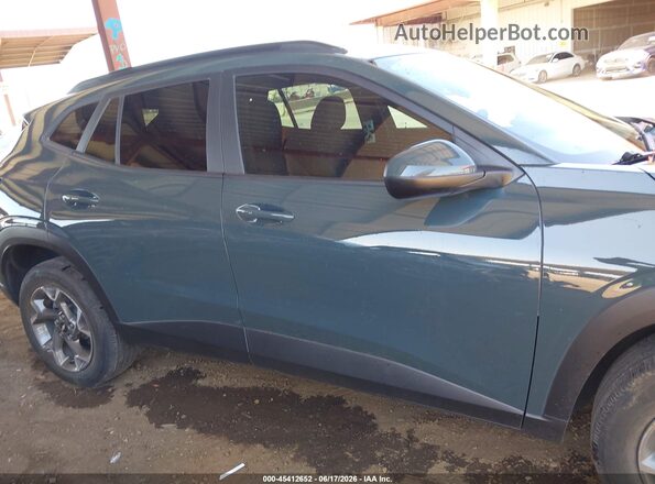 KL77LHEP5SC036789 2025 CHEVROLET TRAX Gray Rear interior view