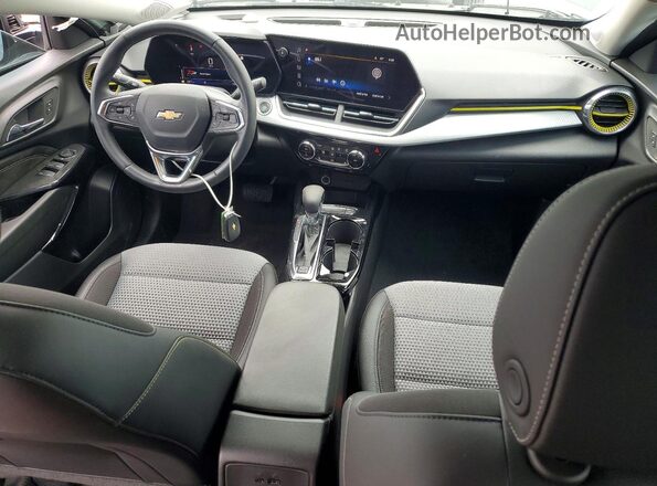 KL77LHEP5SC254103 2025 CHEVROLET TRAX Green Dashboard view