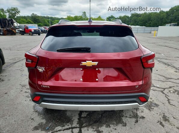 KL77LHEP5SC262394 2025 CHEVROLET TRAX Maroon უკანა ხედი
