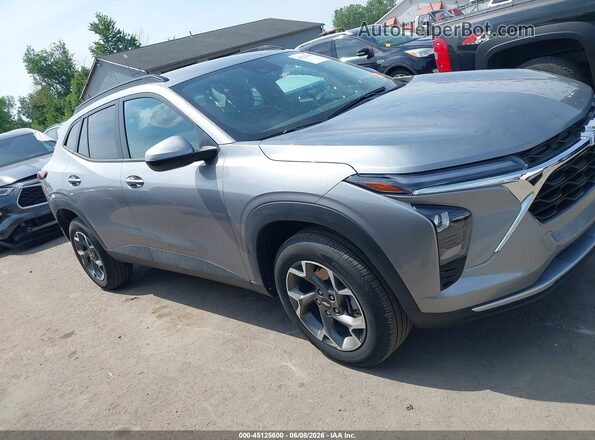 KL77LHEP7SC023736 2025 CHEVROLET TRAX Silver Rear interior view