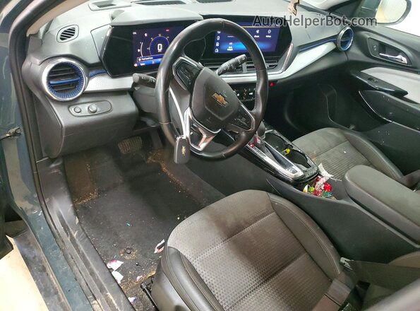 KL77LHEP7SC157761 2025 CHEVROLET TRAX Бирюзовый Вид панели приборов