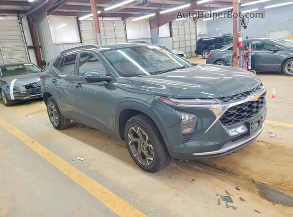 KL77LHEP7SC157761 2025 CHEVROLET TRAX Бирюзовый Передняя правая четверть