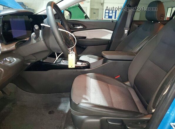 KL77LHEP7SC195278 2025 CHEVROLET TRAX Blue 