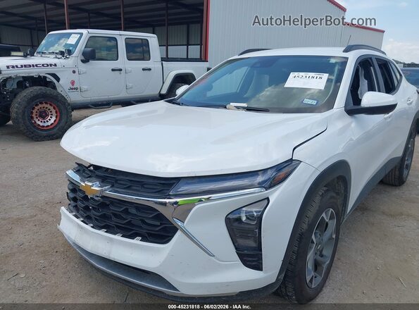KL77LHEP7SC207073 2025 CHEVROLET TRAX White Առջևի ձախ երեք քառորդ տեսարան