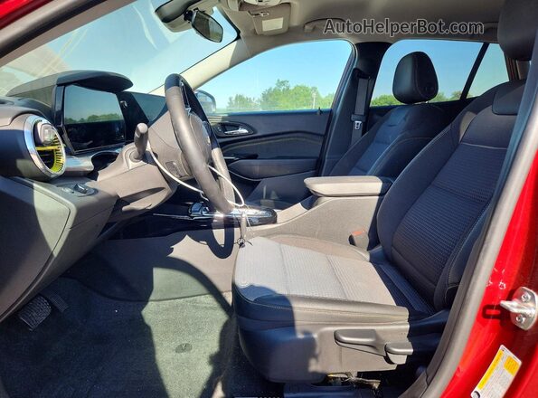 KL77LHEP8SC218129 2025 CHEVROLET TRAX Red Սալոնի դիմացի տեսք