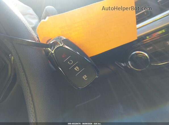 KL77LHEP8TC107162 2026 CHEVROLET TRAX Белый Вид панели приборов