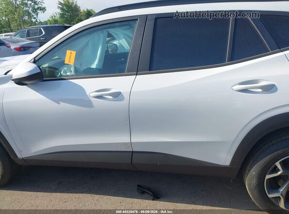 KL77LHEP8TC107162 2026 CHEVROLET TRAX Белый Панорамный вид салона 360°