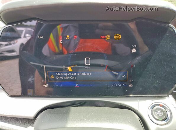 KL77LHEP9SC282812 2025 CHEVROLET TRAX Maroon Instrument cluster view