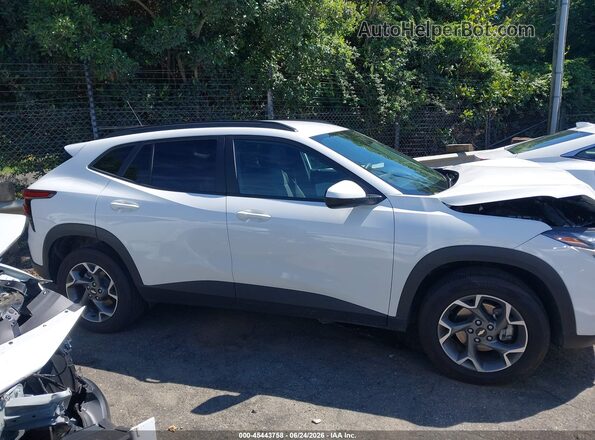 KL77LHEP9SC299044 2025 CHEVROLET TRAX White უკანა სალონის ხედი
