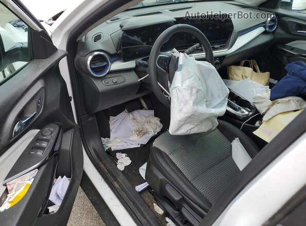 KL77LHEP9TC069232 2026 CHEVROLET TRAX White 