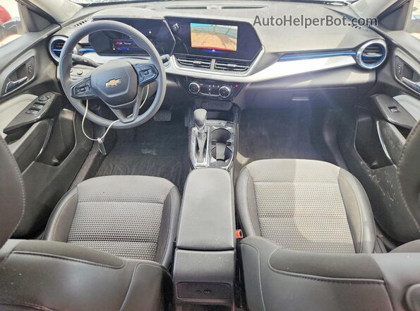KL77LHEPXSC014268 2025 CHEVROLET TRAX Burgundy Առջևի վահանակի տեսք