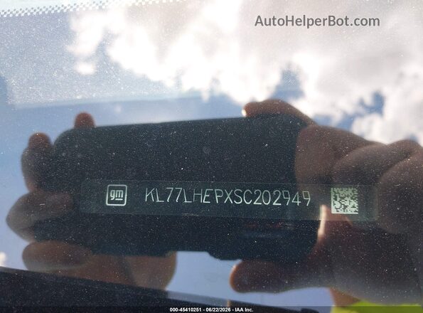 KL77LHEPXSC202949 2025 CHEVROLET TRAX Blue Vista del compartimento del motor