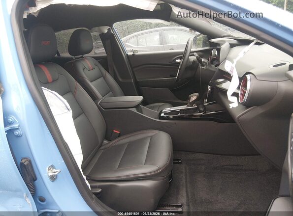 KL77LJE21RC127130 2024 CHEVROLET TRAX Blue Front interior view