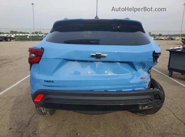 KL77LJE23RC215712 2024 CHEVROLET TRAX Синий Вид сзади