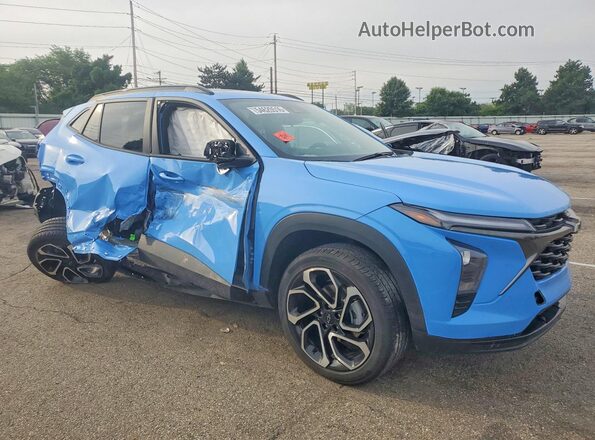 KL77LJE23RC215712 2024 CHEVROLET TRAX Синий Передняя правая четверть