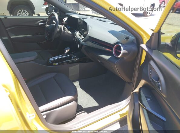 KL77LJE25RC096299 2024 CHEVROLET TRAX Gold Vista interior delantera