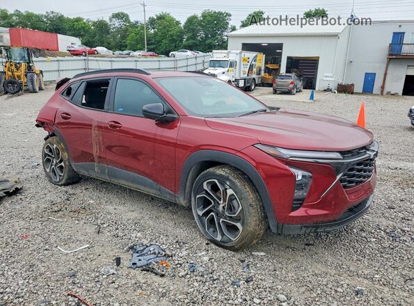 KL77LJE27RC016985 2024 CHEVROLET TRAX Темно-бордовый Передняя правая четверть
