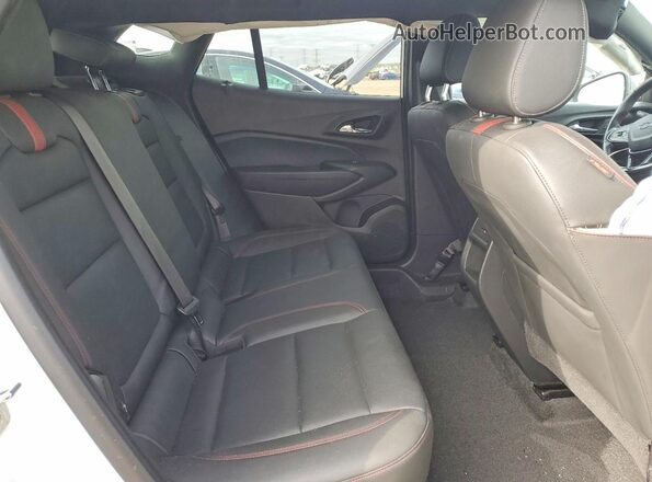 KL77LJE28RC228455 2024 CHEVROLET TRAX White Widok tylnych siedzeń