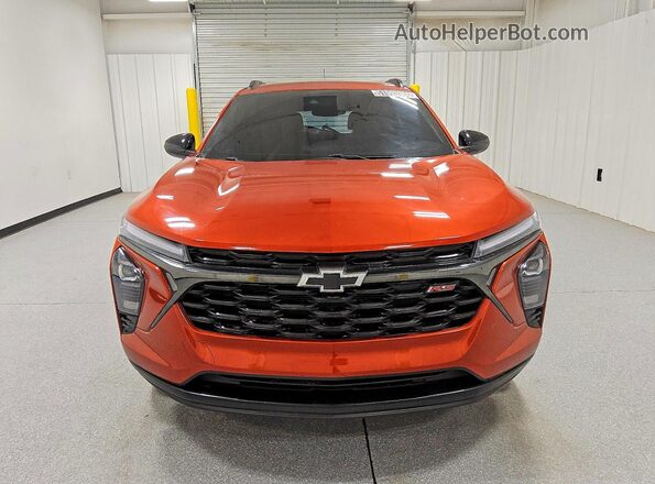 KL77LJE2XRC069874 2024 CHEVROLET TRAX Orange Widok z przodu