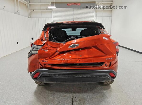 KL77LJE2XRC069874 2024 CHEVROLET TRAX Orange Widok z tyłu