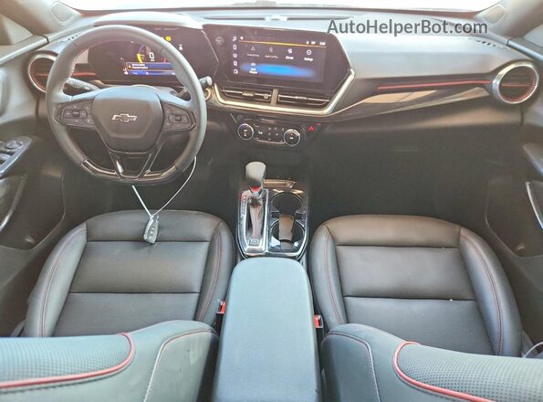 KL77LJE2XRC144198 2024 CHEVROLET TRAX Синий Вид панели приборов