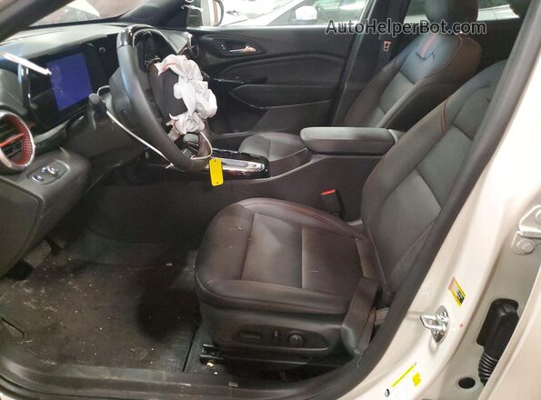 KL77LJEP2TC024902 2026 CHEVROLET TRAX Tan Սալոնի դիմացի տեսք
