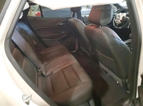 KL77LJEP2TC024902 2026 CHEVROLET TRAX Tan Սալոնի հետևի տեսք