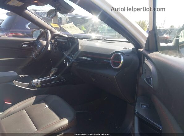 KL77LJEP2TC031980 2026 CHEVROLET TRAX White Widok wnętrza z przodu