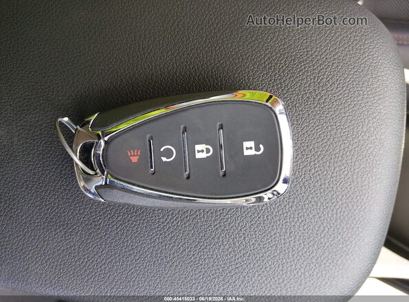 KL77LJEP4SC321586 2025 CHEVROLET TRAX Silver Vista del salpicadero