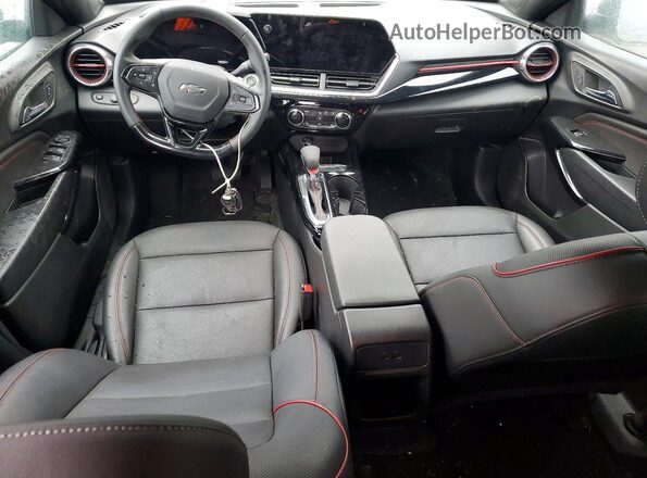 KL77LJEP5SC104743 2025 CHEVROLET TRAX Black Առջևի վահանակի տեսք