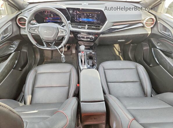 KL77LJEP5SC205006 2025 CHEVROLET TRAX Black წინა პანელის ხედი