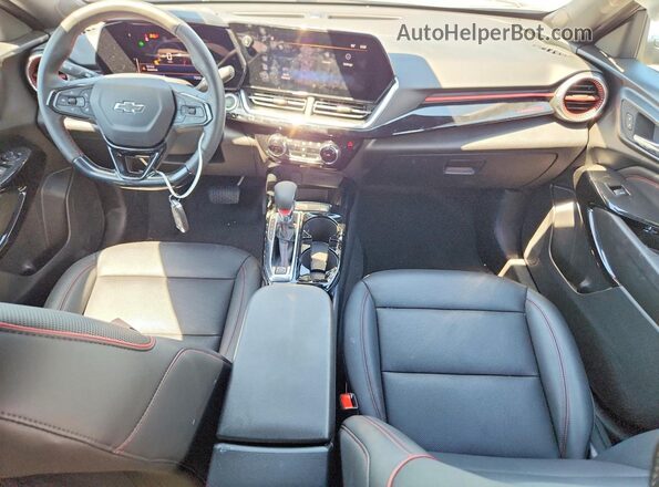 KL77LJEP5SC242055 2025 CHEVROLET TRAX Silver წინა პანელის ხედი
