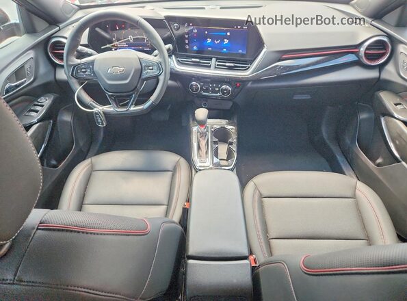 KL77LJEP5TC020844 2026 CHEVROLET TRAX Red Vista del salpicadero