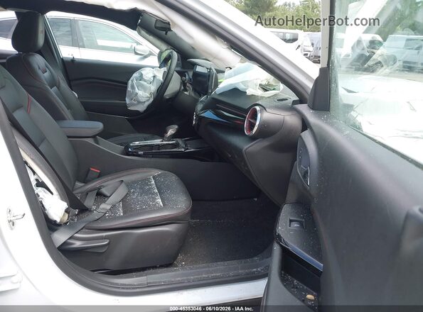KL77LJEP8SC128549 2025 CHEVROLET TRAX White Front interior view
