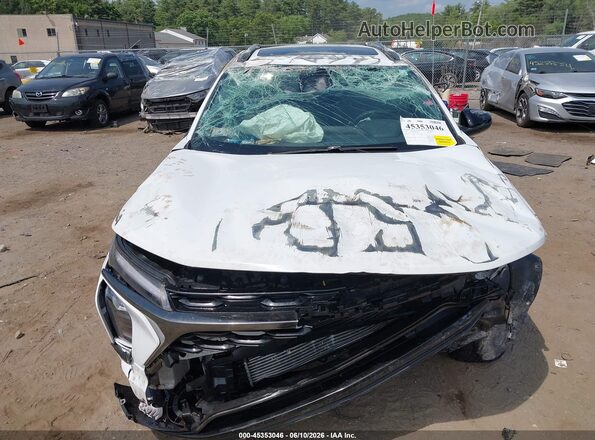KL77LJEP8SC128549 2025 CHEVROLET TRAX White Front view