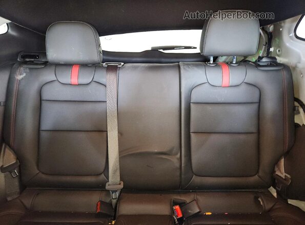 KL77LJEP8TC013273 2026 CHEVROLET TRAX Tan Widok tylnych siedzeń