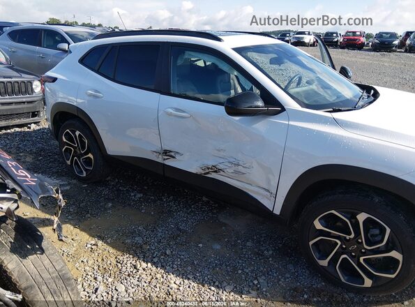 KL77LJEPXSC157213 2025 CHEVROLET TRAX White Դիմացի տեսք