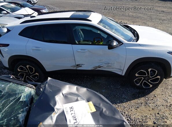 KL77LJEPXSC157213 2025 CHEVROLET TRAX White Սալոնի հետևի տեսք