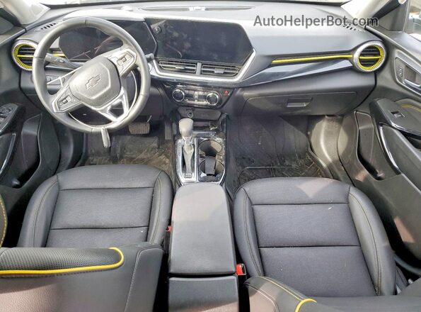 KL77LKE21RC231641 2024 CHEVROLET TRAX White Vista del salpicadero
