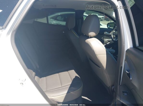 KL77LKE22RC204724 2024 CHEVROLET TRAX White VIN կոդի պիտակի տեսք