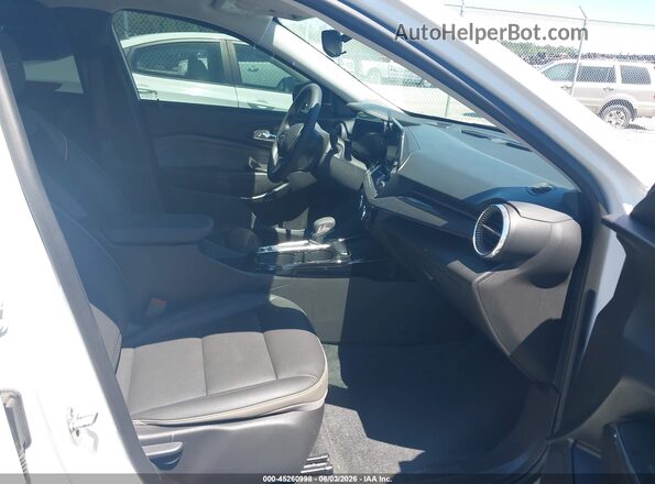 KL77LKE22RC204724 2024 CHEVROLET TRAX White Սալոնի դիմացի տեսք