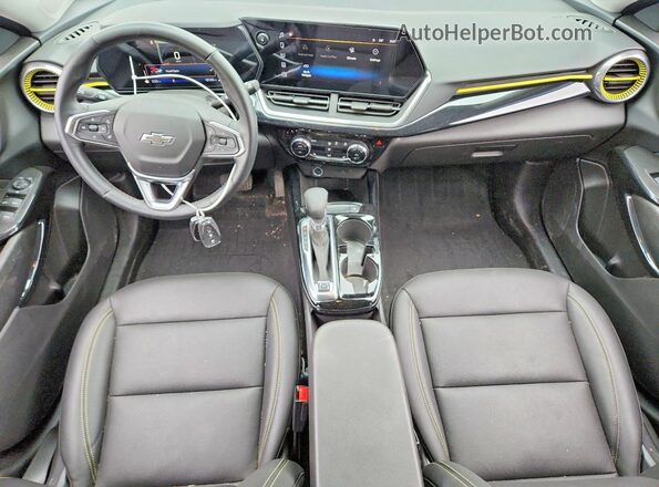 KL77LKE22RC211804 2024 CHEVROLET TRAX Green Առջևի վահանակի տեսք