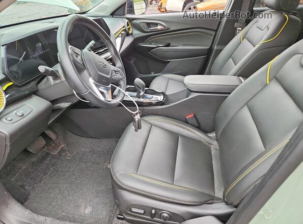 KL77LKE22RC211804 2024 CHEVROLET TRAX Green Սալոնի դիմացի տեսք