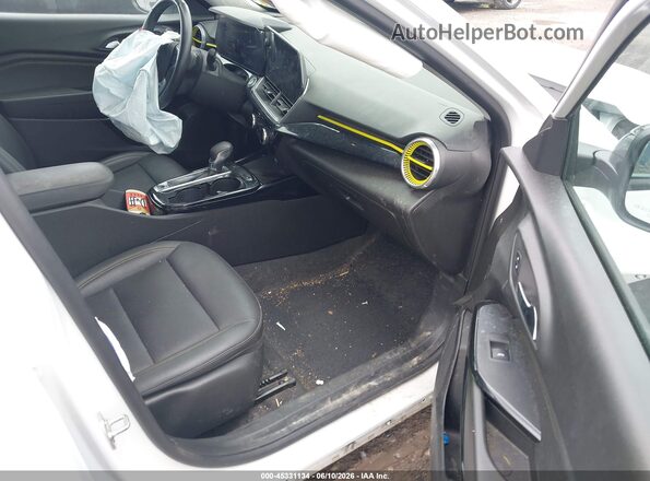 KL77LKE25RC182444 2024 CHEVROLET TRAX White Widok wnętrza z przodu