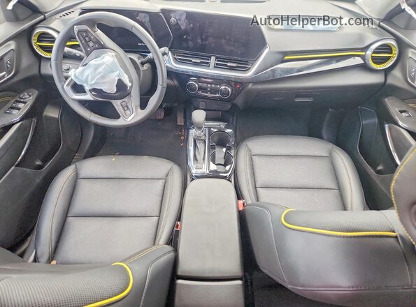 KL77LKE26RC103024 2024 CHEVROLET TRAX Gray წინა პანელის ხედი