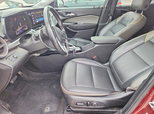 KL77LKE26RC140428 2024 CHEVROLET TRAX Maroon Front interior view