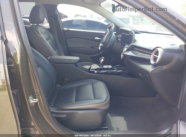 KL77LKE2XRC015335 2024 CHEVROLET TRAX Dark Brown Front interior view