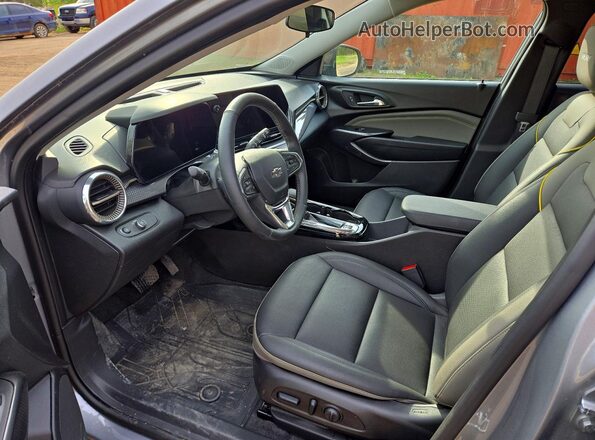 KL77LKE2XSC311302 2025 CHEVROLET TRAX Gray 